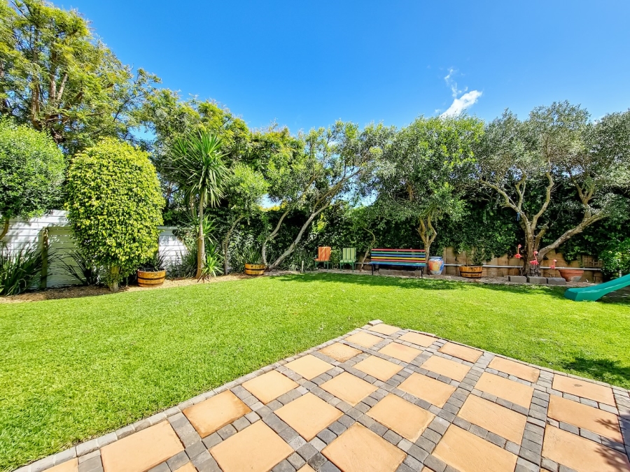 To Let 7 Bedroom Property for Rent in Camps Bay Western Cape